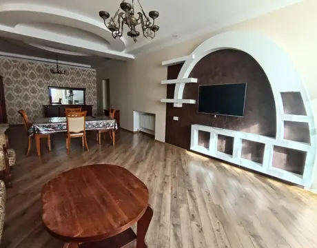 8 mkr